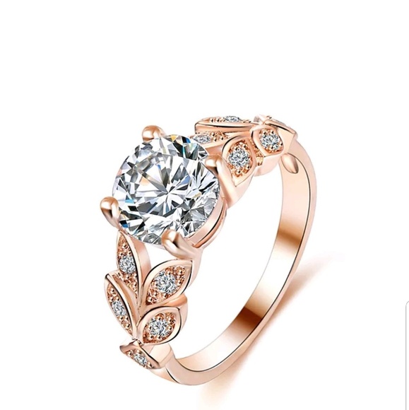 Final sale !!!!Rose Gold ,Crystal ring size 7 - Picture 1 of 9